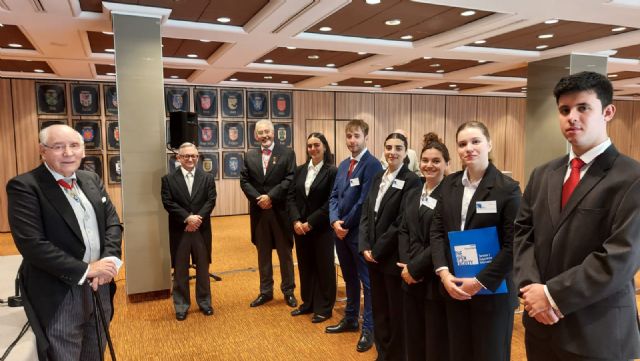 Estudiantes de RRII obtienen Medallas Corporativas de Los Infanzones del Reino de Valencia - 5, Foto 5