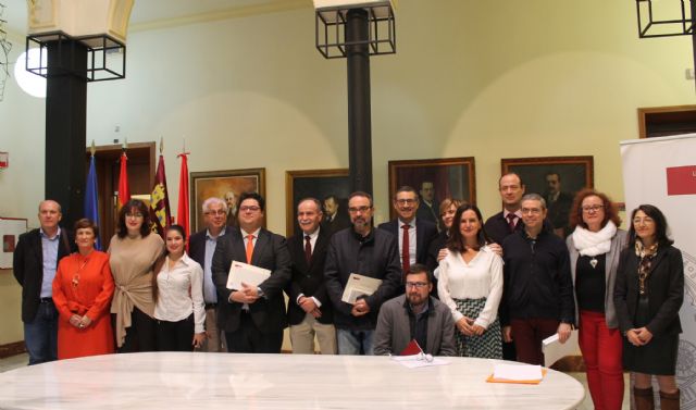 La Universidad de Murcia alza la voz contra la violencia hacia las mujeres con la lectura de un manifiesto con motivo del 25N - 3, Foto 3