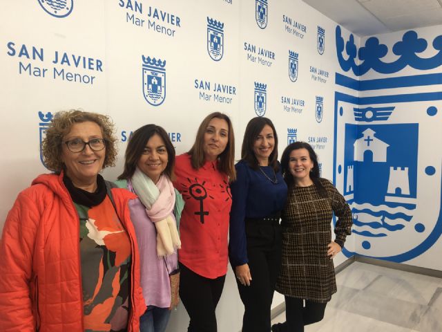 Danza, música, microrrelatos, plantas y manifiesto institucional contra la violencia de género en San Javier - 1, Foto 1