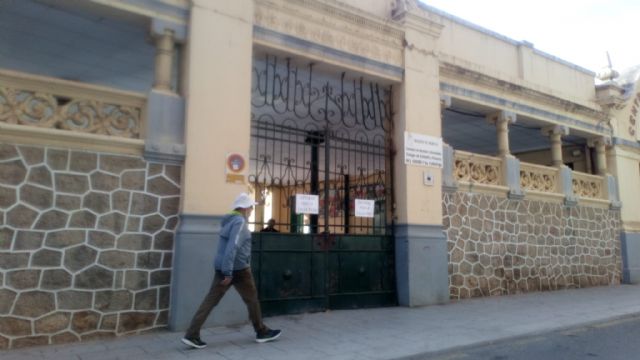 Educación cierra la puerta principal de la Casa del Niño por peligro de derrumbamiento - 1, Foto 1