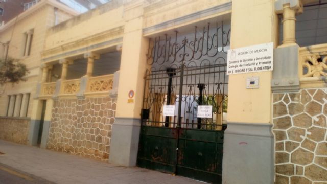 Educación cierra la puerta principal de la Casa del Niño por peligro de derrumbamiento - 2, Foto 2