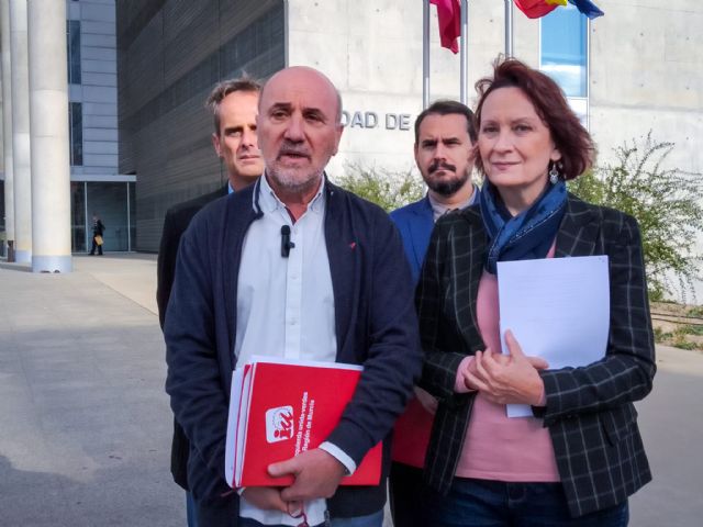 Izquierda Unida-Verdes y Podemos denuncian ante la Fiscalía las subidas ilegales en las tarifas del agua avaladas por el Gobierno regional - 2, Foto 2