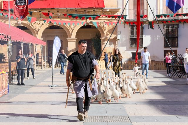 El casco antiguo de Lorca acogerá hasta el domingo el Mercado Medieval de las fiestas de San Clemente - 1, Foto 1