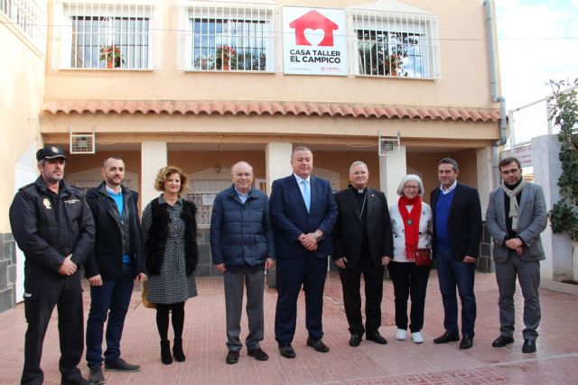 Más de 300 personas se benefician de la labor que Cáritas realiza en El Campico - 1, Foto 1