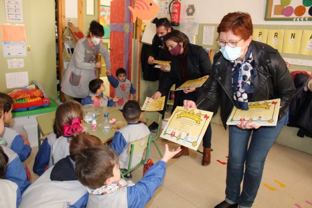 Entregan diplomas a niños y niñas de Jumilla - 1, Foto 1