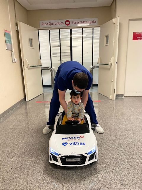 Un coche teledirigido conduce a los niños al quirófano en el Hospital Vithas Castellón - 3, Foto 3