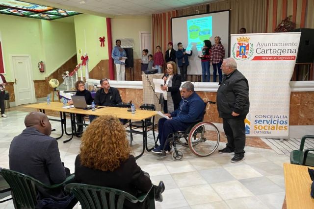 El barrio de San Antón y Urbanización Mediterráneo conmemoran el Día Internacional de las Migraciones - 1, Foto 1