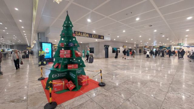 Smurfit Kappa impulsa una Navidad más sostenible en Alicante con sus originales árboles de cartón ondulado - 2, Foto 2