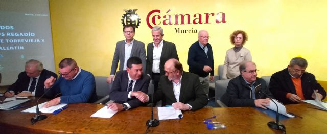 El presidente de la CHS asiste a la firma de los acuerdos entre Acuamed y 63 Comunidades de Regantes de las IDAM de Torrevieja y Águilas - 4, Foto 4