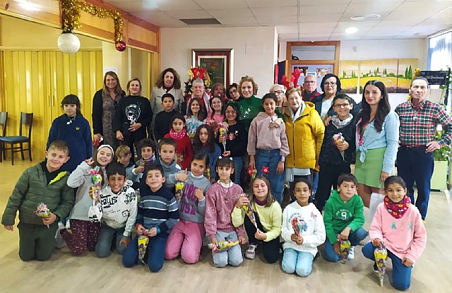 Encuentro intergeneracional de villancicos en el Centro Municipal de Personas Mayores Las Morericas - 1, Foto 1