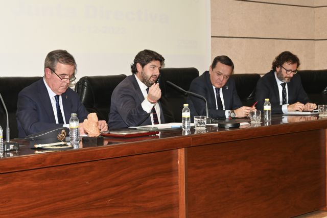 López Miras resalta ante los empresarios la estabilidad y la seguridad jurídica de la Región frente al clima de negocios cada vez menos competitivo en España - 2, Foto 2