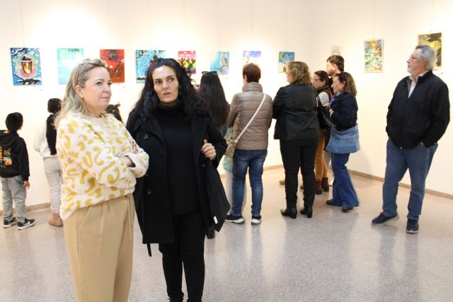 Los alumnos del taller de arte municipal exponen sus trabajos por Navidad - 1, Foto 1