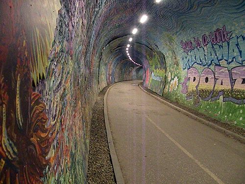 El antiguo túnel ferroviario transformado en un encantador paseo gracias a la instalación del mural histórico más grande de Escocia - 2, Foto 2