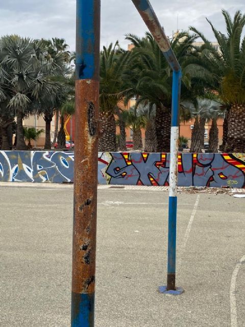 Sí Cartagena denuncia el estado de abandono de la pista deportiva del Ensanche Almarjal - 3, Foto 3