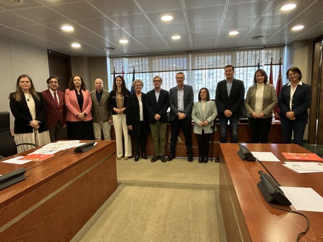 Cáritas solicita en la Asamblea Regional “una estrategia permanente que sustente el apoyo a la pobreza y la exclusión social” - 1, Foto 1