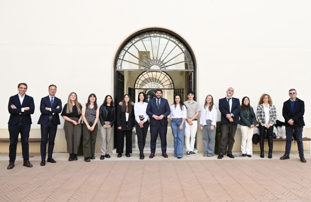 Miras recibe a ocho universitarios argentinos con raíces murcianas que estudian en la Región gracias a las becas Golondrina - 2, Foto 2