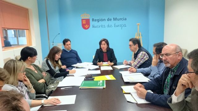 La directora general de Agricultura, Ganadería, Pesca y Acuicultura expone a los apicultores la orden de ayudas - 1, Foto 1