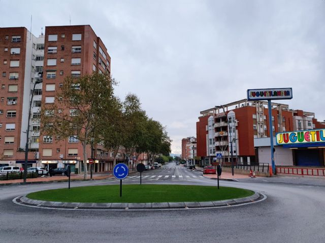 El Ayuntamiento habilita más paradas de autobús en la Alameda de Cervantes y otras zonas estratégicas para la recogida de trabajadores agrícolas - 1, Foto 1