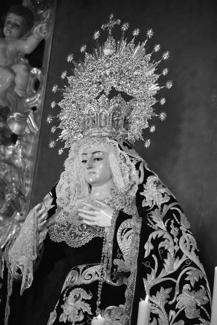 Altar de Cultos de la Hermandad de la Soledad de Alcalá del Río para la celebración del Septenario en honor a la Virgen de los Dolores en su Soledad Coronada - 2, Foto 2