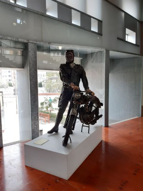 Cultura rinde homenaje a Antonio Ballester mostrando su obra ´Otto y su moto´ en el Centro Párraga - 1, Foto 1