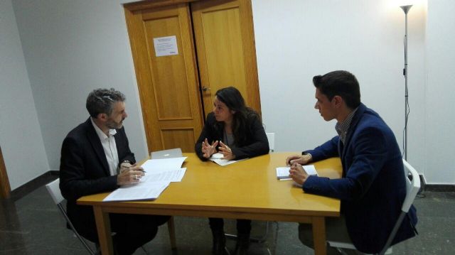 Podemos: El Decreto de liberalización de comercio cierra la persiana del pequeño y aumenta las ganancias del grande - 1, Foto 1