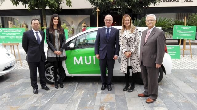 La Comunidad duplica su flota de coches respetuosos con el medio ambiente e incorpora el primer coche eléctrico - 1, Foto 1