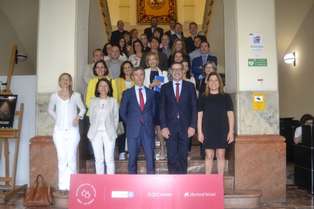 Los Desayunos UMU-La Caixa tratan la mejora de la inserción laboral de estudiantes con empresas y con el tercer sector - 1, Foto 1