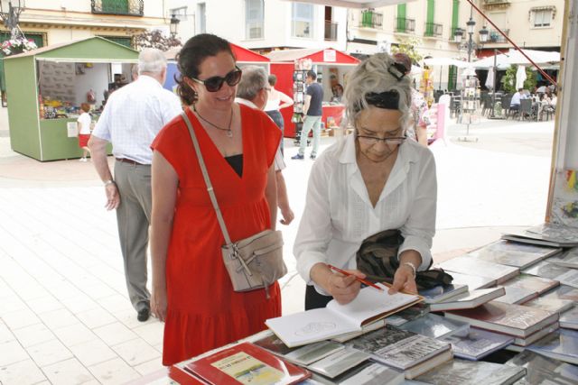 Recta final de la I Feria del Libro de Calzada de Calatrava, con más firmas, presentaciones y el recital 'La palabra herida' - 2, Foto 2