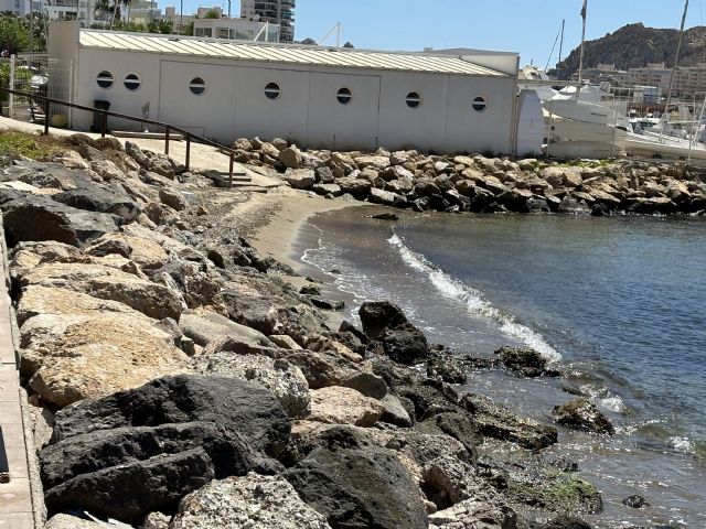 El PP solicita que se regenere el tramo de la Playa de Levante junto al Club Náutico - 1, Foto 1