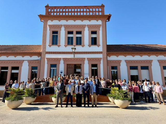 El Gobierno regional reconoce la labor de los investigadores del Imida en el desarrollo del sector agrario El Gobierno regional reconoce la labor de los investigadores del Imida en el desarrollo del sector agrario