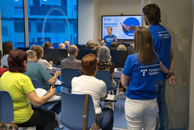 Empleados y directivos de telefónica traen a Murcia el voluntariado más tecnológico Empleados y directivos de telefónica traen a Murcia el voluntariado más tecnológico