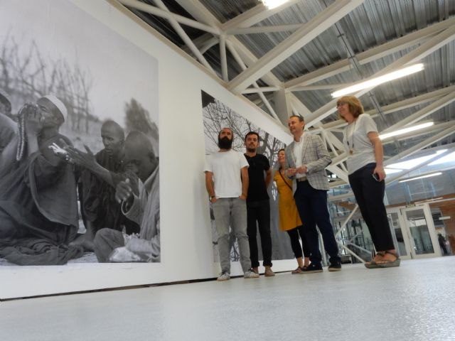 Cultura lleva al Párraga la exposición ´Nómadas´, del ganador del World Press Photo Samuel Aranda y el escritor Martín Caparrós - 2, Foto 2