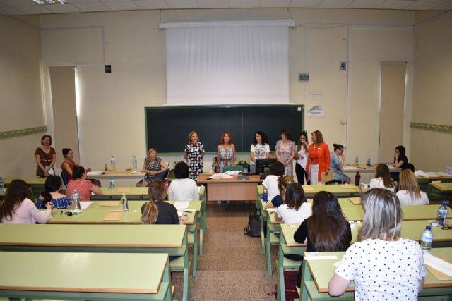 Elevada participación y normalidad en la primera prueba de las oposiciones a Primaria, con 1.300 plazas - 1, Foto 1