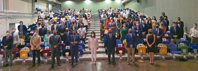 El presidente de la CROEM pone en valor la importancia de la formación continua en el acto de clausura de los Másteres Oficiales de la Facultad de Economía y Empresa de la UMU - 2, Foto 2