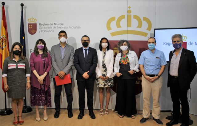 Alumnos de las universidades públicas de la Región podrán realizar sus trabajos fin de grado y fin de máster en empresas - 2, Foto 2