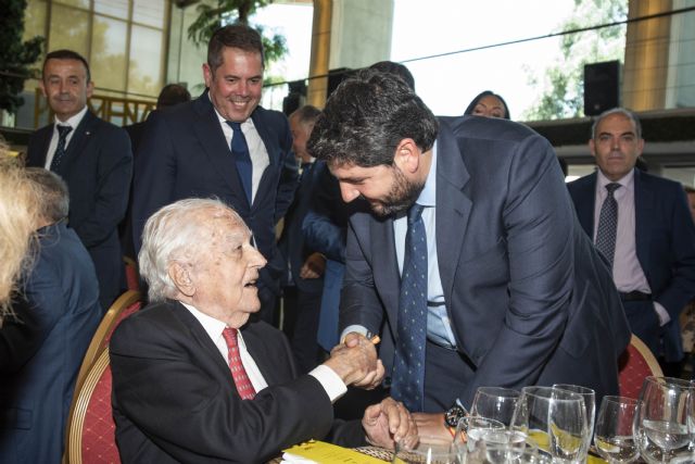 López Miras defiende el modelo económico de libertad basado en menos impuestos para seguir creciendo - 2, Foto 2