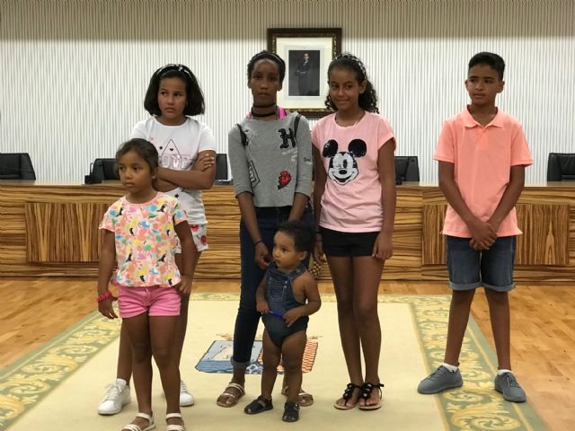 Recepción en el Ayuntamiento a los niños saharauis y sus familias de acogida 2019 - 2, Foto 2