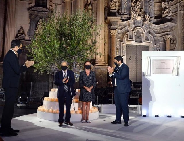 La Región de Murcia rinde homenaje a las víctimas del Covid-19 y a todos los que luchan cada día desde primera línea para hacerle frente - 2, Foto 2