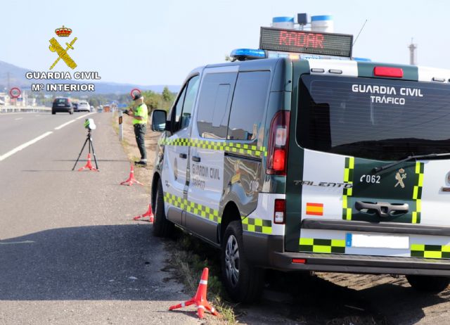 La Guardia Civil investiga a un conductor por circular a más de 200 km/h - 1, Foto 1