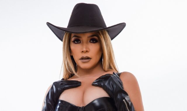 Karla Cueva Impacto con La Farsa en el Top Global - 1, Foto 1