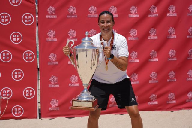 La entrenadora de Bullas Inma Amor logra con la Selección Femenina Murciana Sub-17 el Campeonato de España de Selecciones Autonómicas de Fútbol Playa - 1, Foto 1