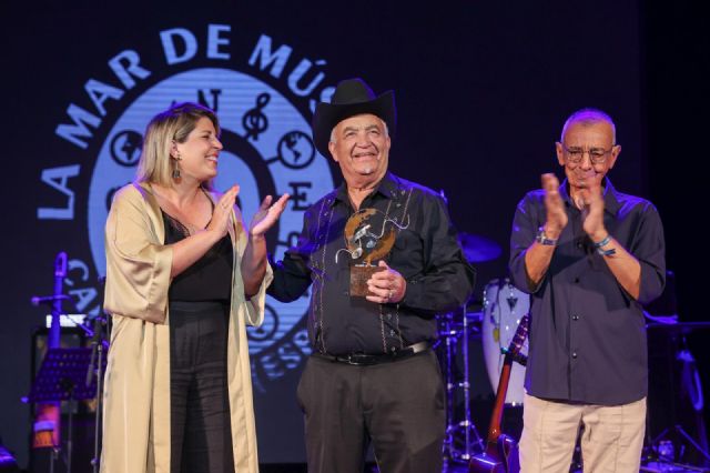 La estrella cubana Eliades Ochoa, Premio La Mar de Músicas 2024 - 1, Foto 1