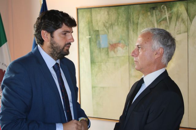 El presidente Fernando López Miras recibió hoy en el Palacio de San Esteban al cónsul honorario de México en Murcia - 1, Foto 1