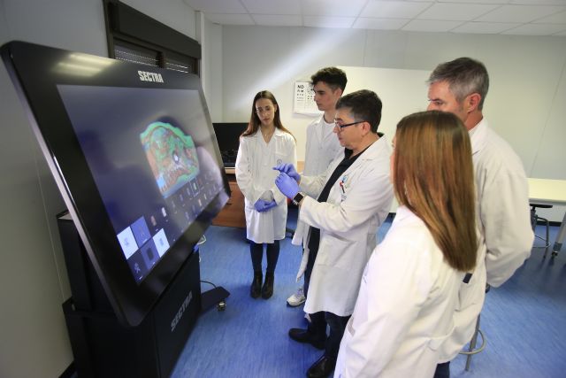 Instante de una práctica de simulación clínica en el Campus de Murcia, Foto 1