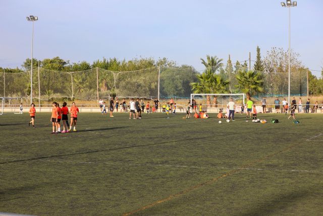 Ruiz: Ballesta prometió poner a punto las pedanías en tres meses y lo que ha puesto a punto es la retirada de la financiación para arreglar los campos de fútbol de Guadalupe, Sangonera la Verde, Alquerías, El Raal, Llano de Brujas y Patiño - 1, Foto 1