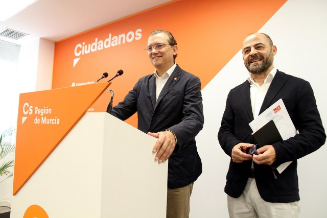 Garaulet: “Estos presupuestos ‘fake’ en los que el PSOE enseña la patita y Podemos los dientes son muy lesivos para la Región de Murcia” - 1, Foto 1