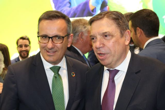 Diego Conesa visita con el ministro de Agricultura los expositores murcianos de Fruit Attraction para poner en valor al sector regional - 4, Foto 4