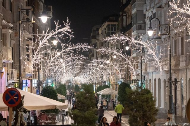 La iluminación navideña de la calle del Carmen se extenderá a más vías del centro de Cartagena - 1, Foto 1