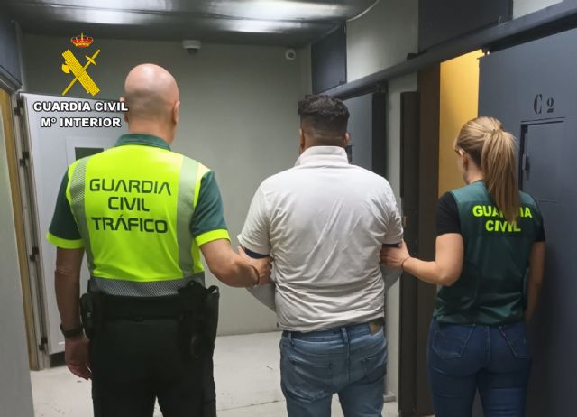 La Guardia Civil detiene a un conductor por atropellar a un peatón, que murió, y abandonarlo en el lugar del siniestro vial - 2, Foto 2