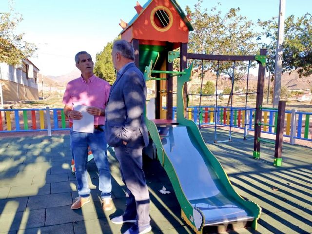 El Ayuntamiento acomete las obras de mejora del parque de Ramonete, con nuevos juegos infantiles, inclusivos y bio saludables - 2, Foto 2